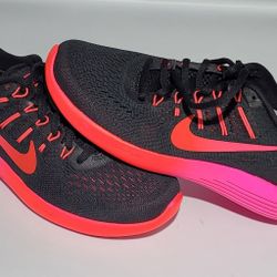 Brand New Womans Nike Shoes 