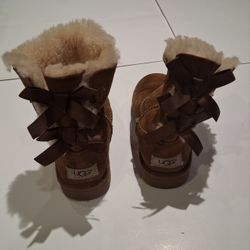 Children's Size 1 Ugg Boots - Serial # 3280K - Bailey Bow II - No Box - Great 