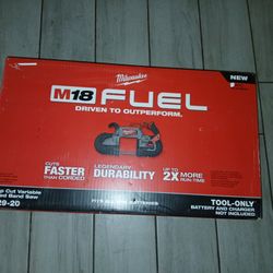 Milwaukee M18 Fuel Bandsaw Variables Speed 