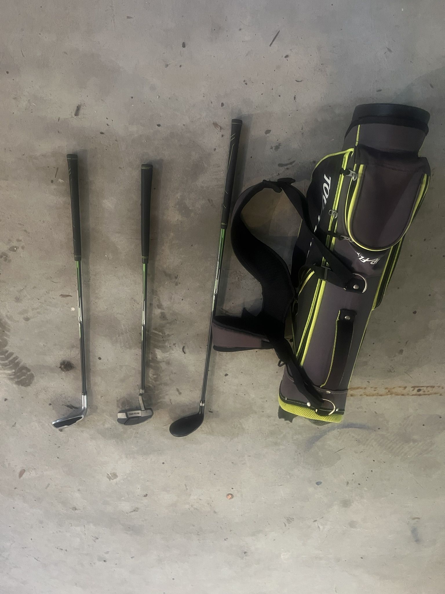 Left Handed Top Flite Junior Golf Set – Bag + 3 Clubse
