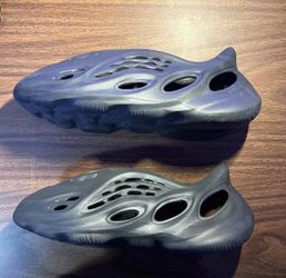 Yeezy foam runner (Onyx Size 13 Men’s)