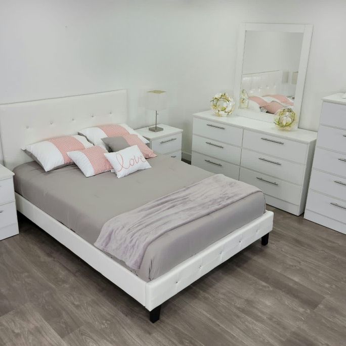 White Bed Room Set  ▪︎ Juego De Dormitorio Blanco 