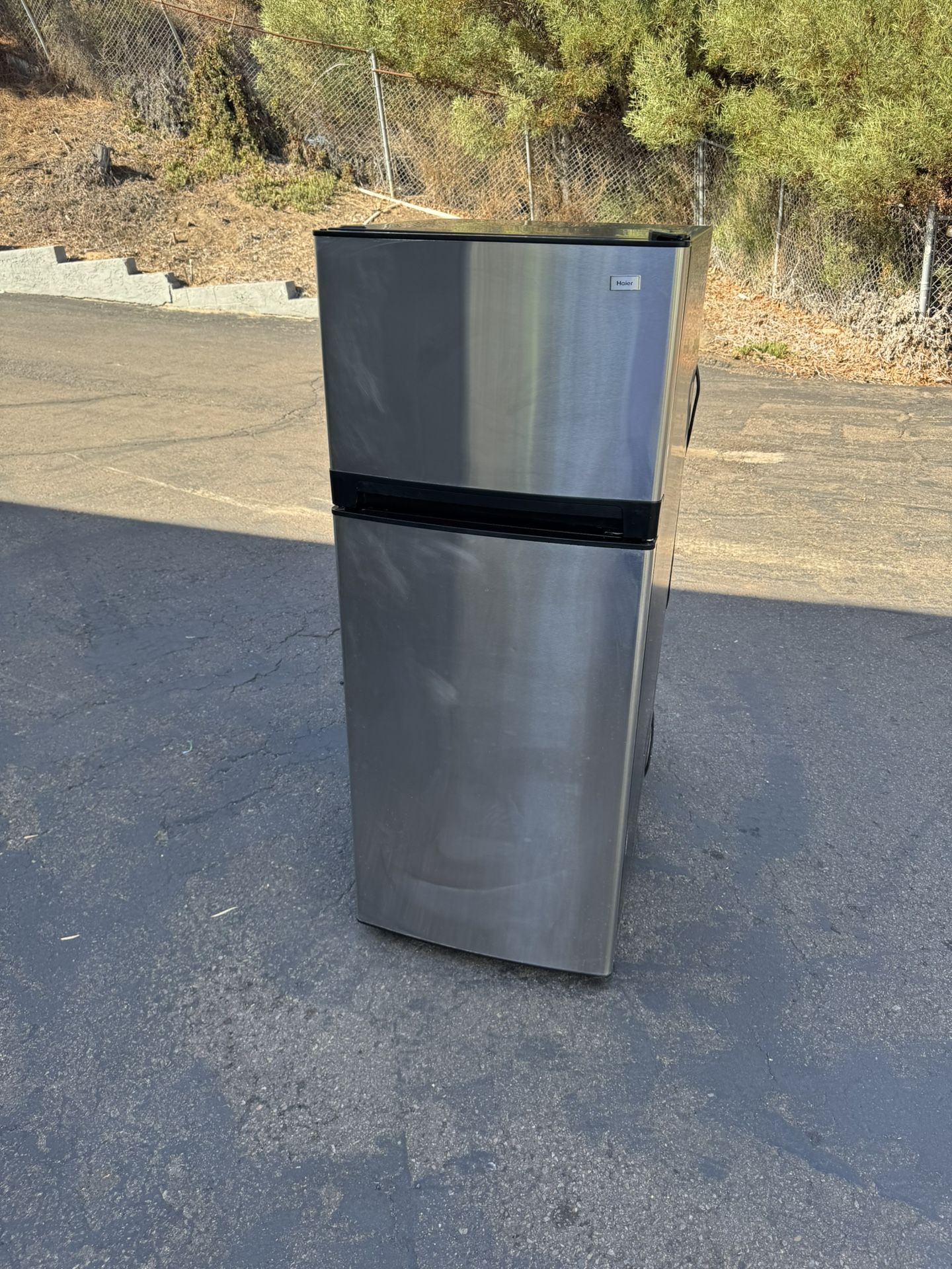 10 Cubic Studio Size Refrigerator Fridge With Freezer Free Local Delivery