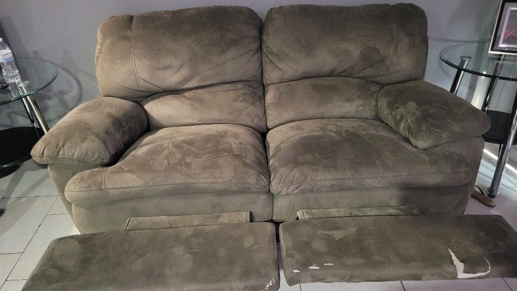Free Recliner Couches. Smoke Free, Pet Free Home. Must Pick up