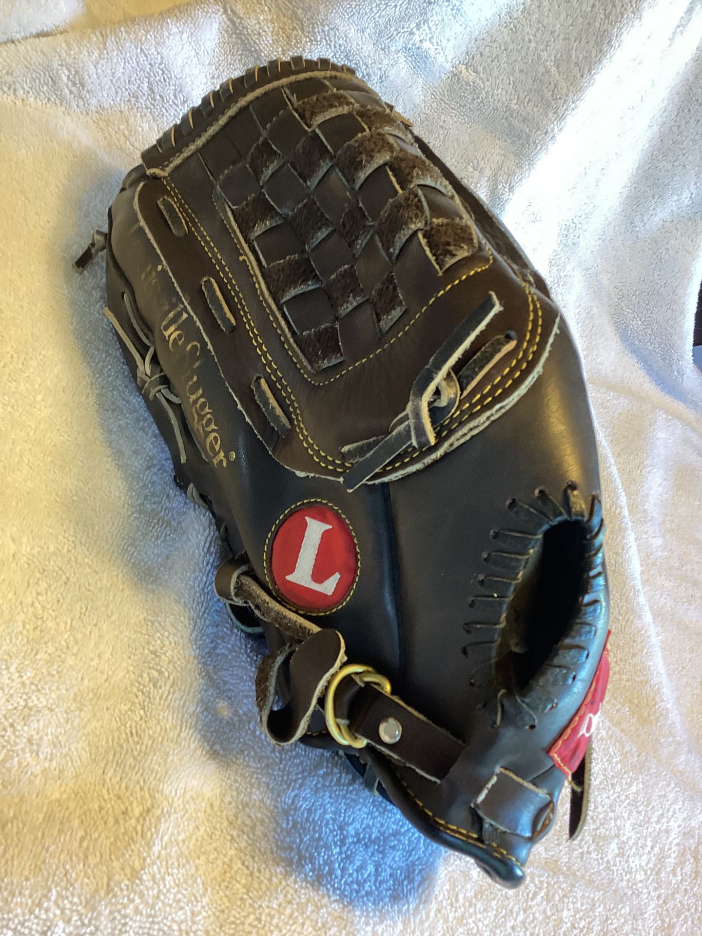 Louisville Slugger 14” Left Hand Throw Softball Glove
