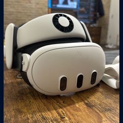Meta Quest 3 w/ BoboVR S3 Pro Extended Battery & Fan