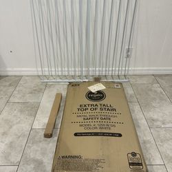 Extra Wide & Tall Pet Gate / Baby Gate - Fits Openings 24” - 40.5”