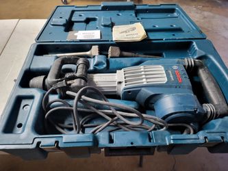 BOSCH 15.0 Amp DH1020VC SDS-max Demolition Hammer for Concrete
In-line ergonomic design, 15.0 Amp motor, 17.0 ft.-lbs. impact energy, demolition, conc
