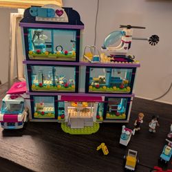 LEGO Friends Heartlake Hospital Set
