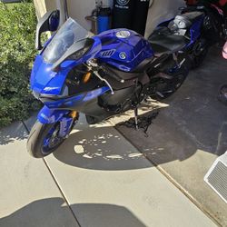 2019 Yamaha R1