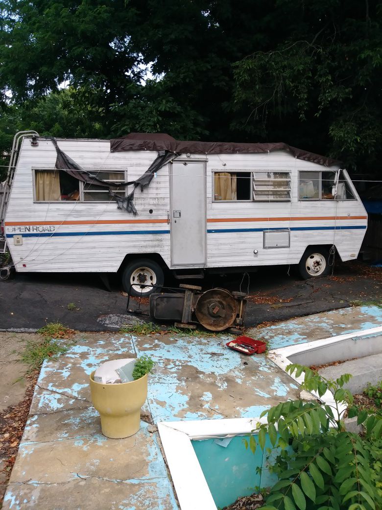 Open Road Camper 1974. You must tow to pick up. Needs cleaning. Not sure if it runs.. FREE! You supply the towing.