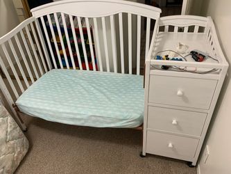 Crib/toddler bed/ changing table