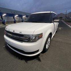 * 2016 FORD FLEX * 3.5 L* 3 ROWS SEATING* It Runs And Drives Good* TITLE IN HAND 🖐️ * 