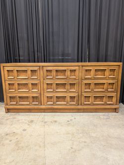 Drexel Geometrical Nine-Drawer Dresser in Oak