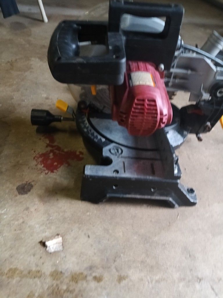 Miter Skill Table Saw 