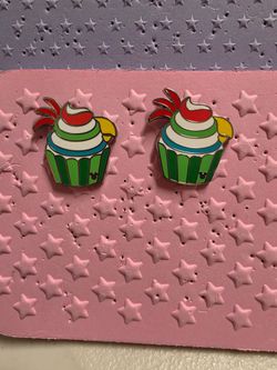 Chaser! Tiki room Cupcake pin!