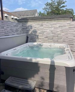 Outdoor Hot Tub Spa with Jets