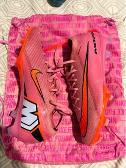 Soccer cleats