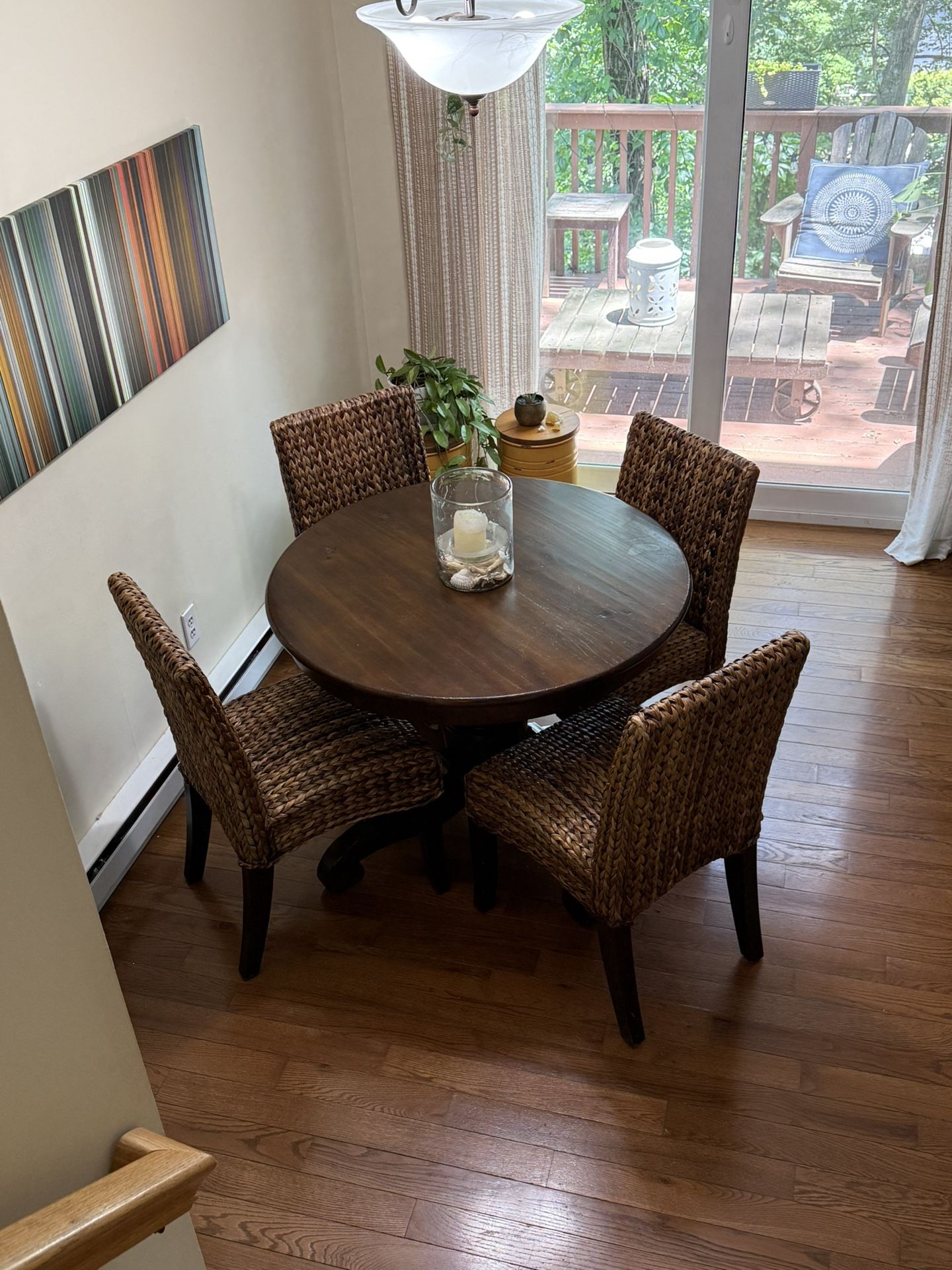 Pottery barn Dining Table And 4 chairs