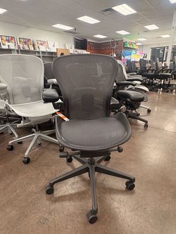 Herman Miller Aeron Remastered Semi Adjustable Office Chair (Graphite/Graphite) - Size B with Warranty