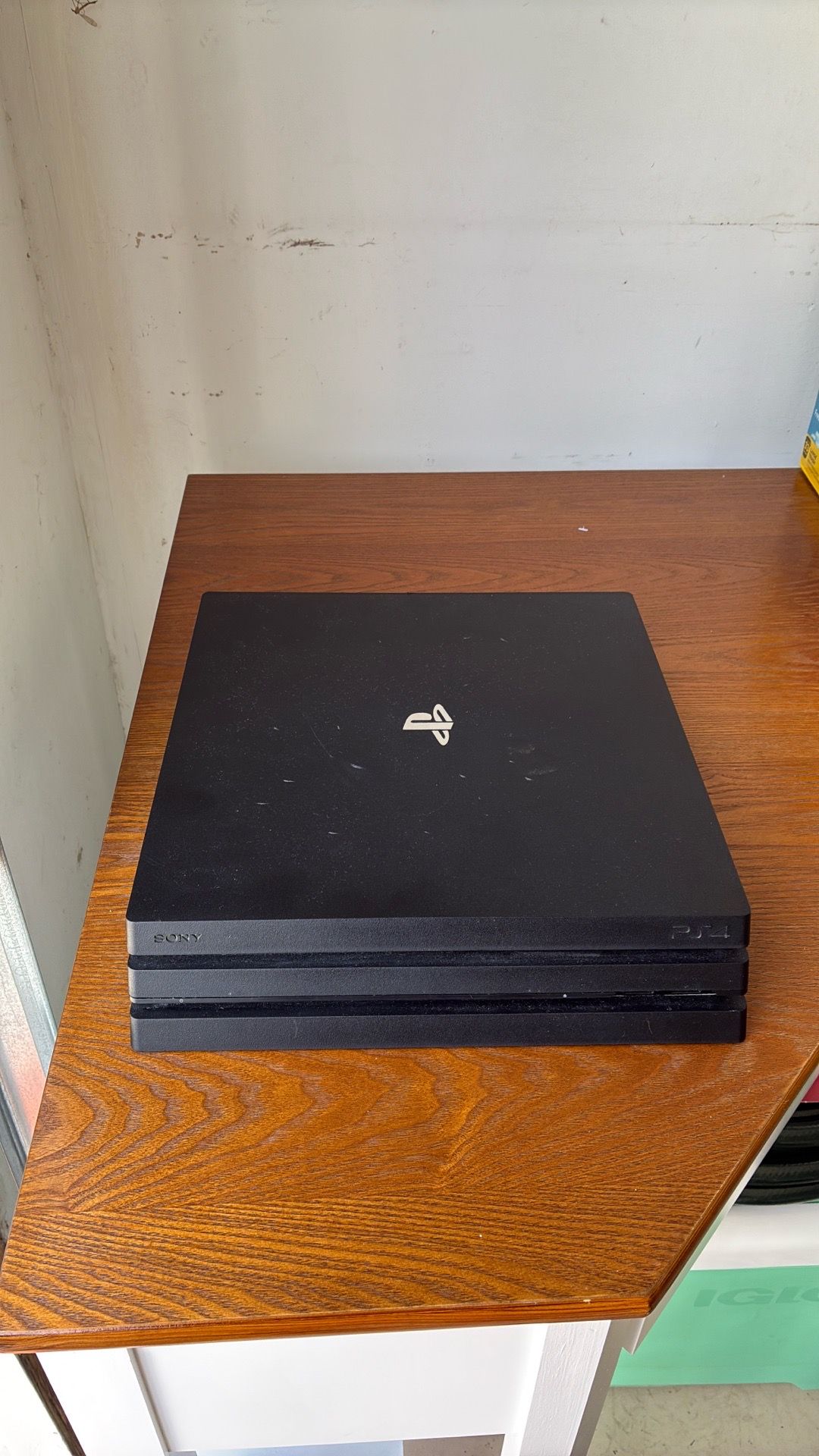 PS4 pro WITH HDMI CORD