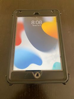 Apple iPad mini 4- 7.9” 128gb Storage w/Charger and OtterBox Case