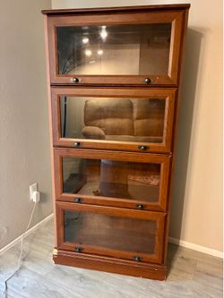 Wooden / glass cabinet
