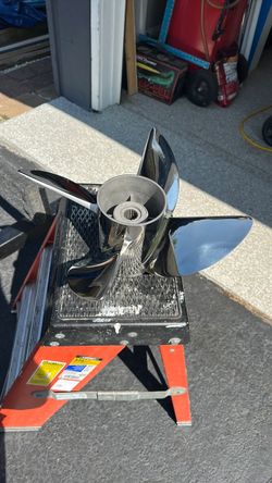 Hydromotive IQ 4 blade 1” shaft 15 tooth 26” Clever Prop