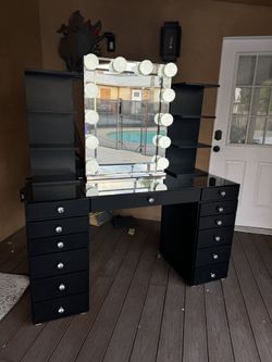 Black Vanity Set With Bluetooth 