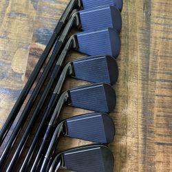TAYLOR•MADE-790-Right-Handed-Set