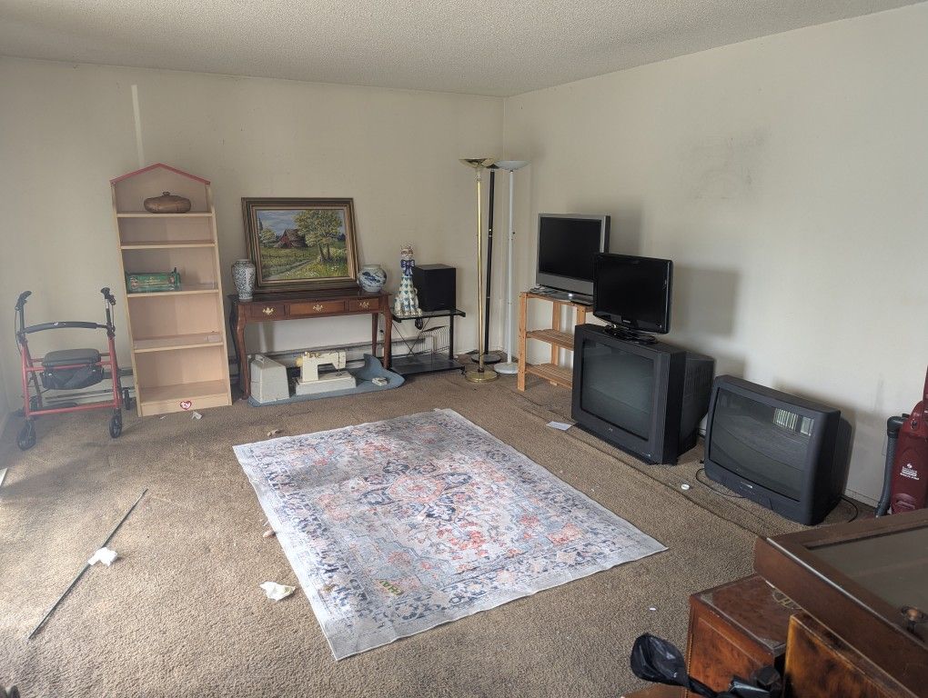 MISC APARTMENT FURNITURE