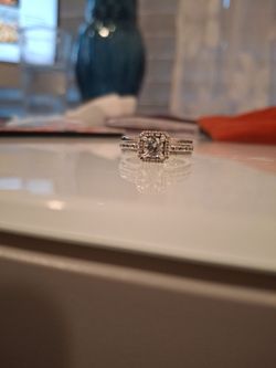 Diamond Halo Engagement Ring White Gold