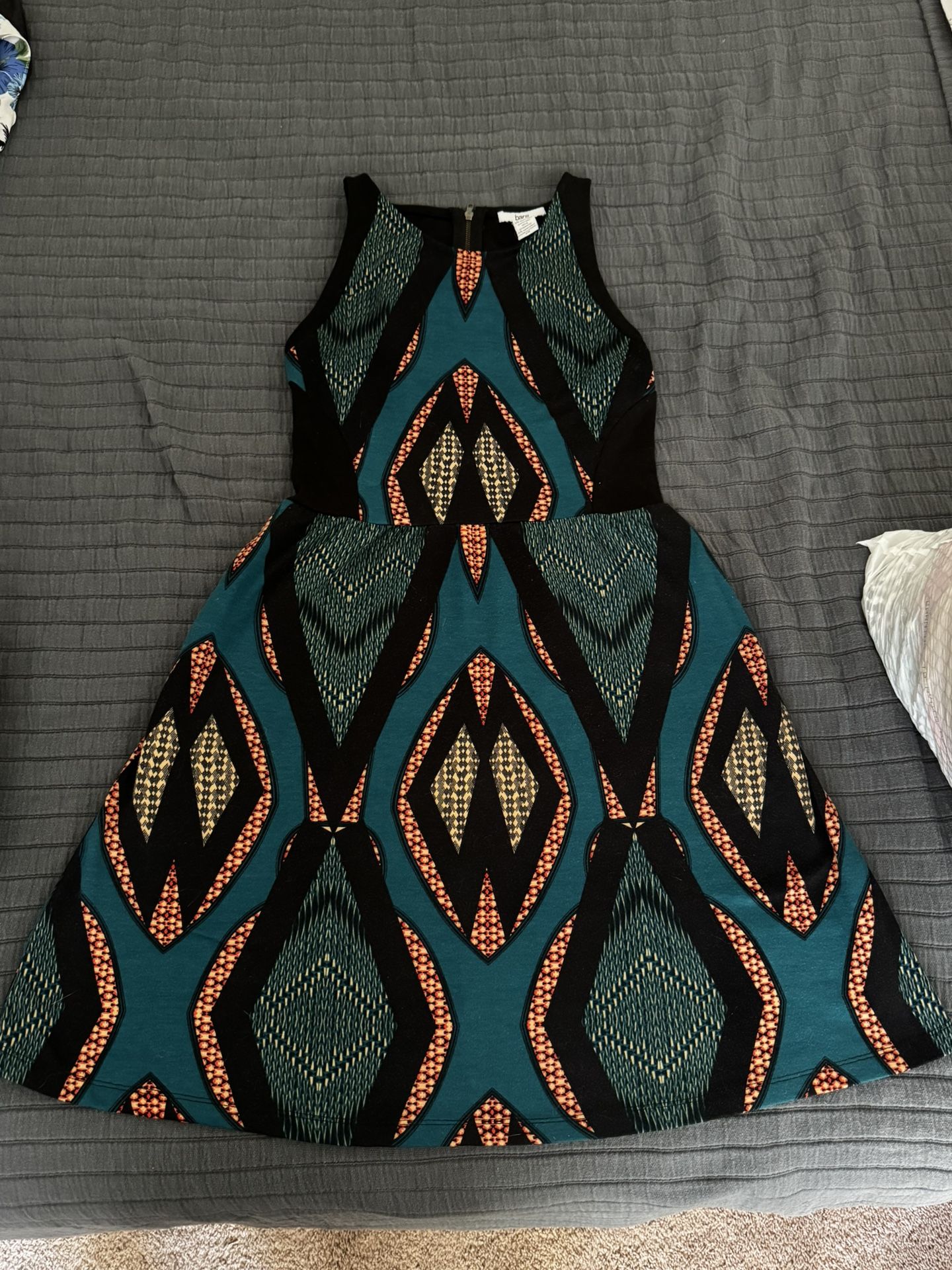 Women’s Clothing 1/3 Post