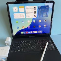Apple IPad Pro 12.9” 6th Generation (M2 chip / Liquid XDR display/ 2022 ) 128GB with keyboard, pen & Accessories (1TB $1099) 