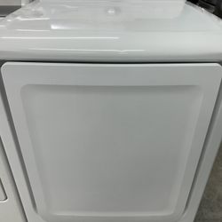 Large 7.2 Cubic Foot Electric Dryer 