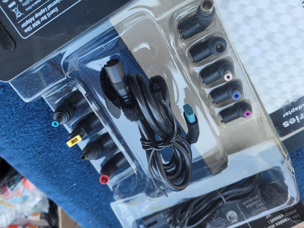 Cargador UNIVERSAL Parav10. LAP TOP