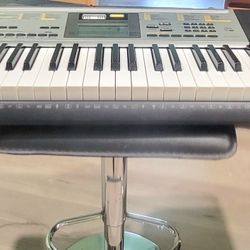 CASIO LK-260 Sampling 61 key keyboard with lighted learning system that incorporates MIDI USB 