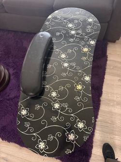 Nail table