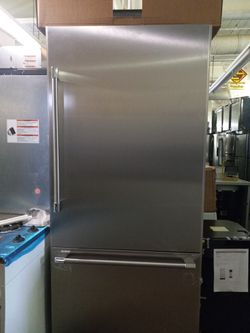Thermador Bottom Freezer Refrigerator