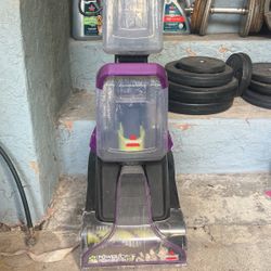 Bissel Carpet Cleaning Vacuum 