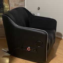Gaming Chair.  * No Wire Included*