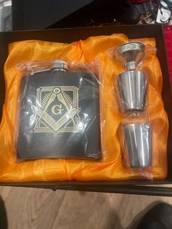 Mason flask with jiggers