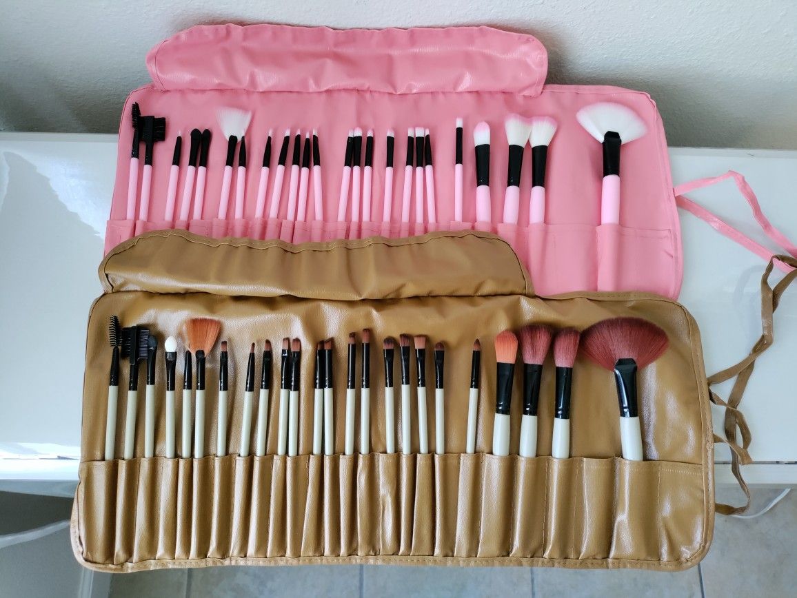 24pc Makeup Brush w/ Case New