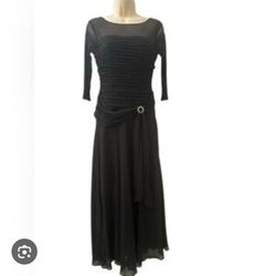 Sangria Fully Lined Black Midi Dress