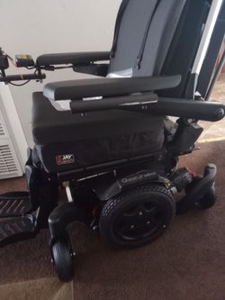 NEW Q300m Mini Electric Wheelchair 