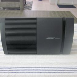 Bose Great Sounding Speaker In Near Mint Condition . Must See To Appreciate . 