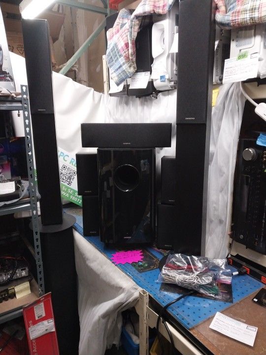 Onkyo 8 Speaker Surround Sound Skf-770