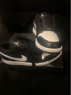 Jordan 1 Black Summit White Sz 10 100$