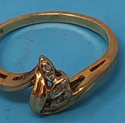 Gorgeous 10k Solid Gold & Diamond Ring Size 6