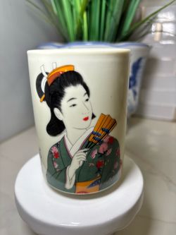 Vintage Japanese Porcelain Yunomi Tea Cup Geisha Girl Art Pottery No Handle Mug